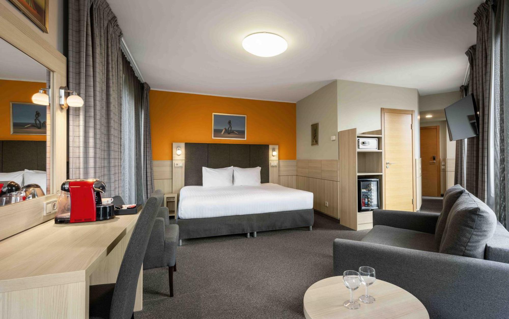 Hotel Wellton & 4*